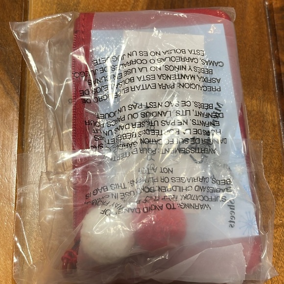 Last One! NWT Vera Bradley Peanuts® Zip ID & Lanyard Ski Snoopy - Picture 6 of 6